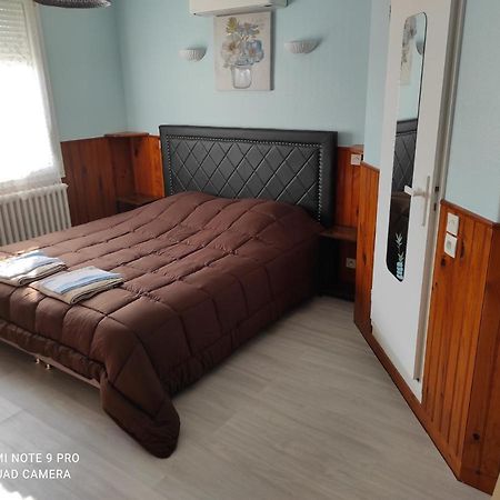 Hôtel de la Place Germigny-des-Prés Extérieur photo