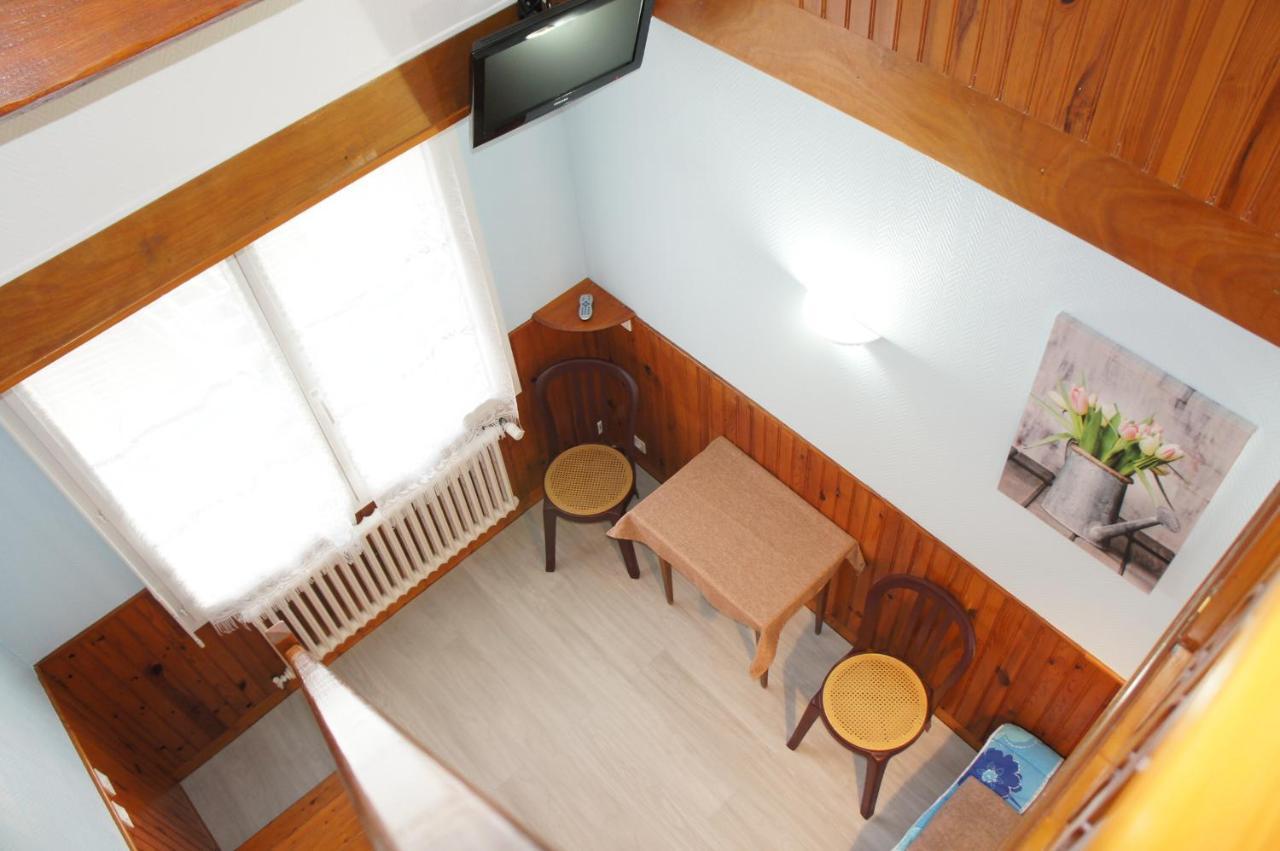 Hôtel de la Place Germigny-des-Prés Extérieur photo