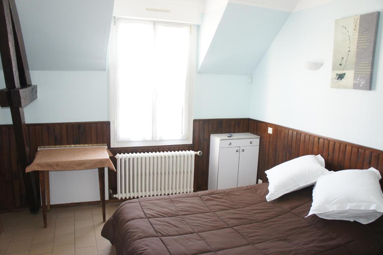 Hôtel de la Place Germigny-des-Prés Extérieur photo