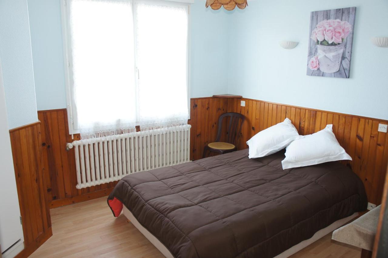 Hôtel de la Place Germigny-des-Prés Extérieur photo